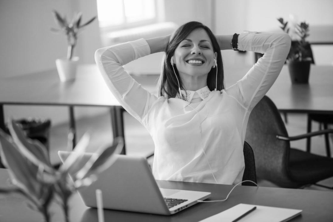 Strukturierte Finanzanalyse mit Dokumenten und Berechnungen